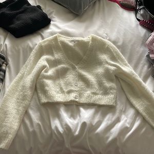❌SOLD ❌white cropped fuzzy cardigan